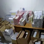 Κύκλωμα λαθραίων τσιγάρων: Δύο προφυλακίσεις μετά τις πρώτες απολογίες των 26 κατηγορουμένων