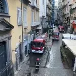 Στις φλόγες το ιστορικό θέατρο Σανατζάρο στη Νάπολη (Βίντεο)