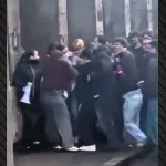 Γαλλία: Αιματηρή συμπλοκή μεταξύ αντιφασιστών και εθνικιστών στη Λιόν – Εγκεφαλικά νεκρός ένας 23χρονος (Βίντεο)