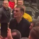 «Ξέφυγε» ο Μπαρτζώκας στο Ντουμπάι: Τον έβρισε οπαδός στα ελληνικά και ανέβηκε στην κερκίδα για εξηγήσεις (Βίντεο)