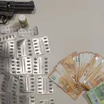 Εξάρχεια: Κυκλοφορούσε στην περιοχή με αεροβόλο πιστόλι και ναρκωτικά