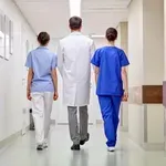 Τρεις στους πέντε εργαζόμενους έχουν μυοσκελετικά προβλήματα – Ο κρίσιμος ρόλος του φυσικοθεραπευτή στο ΕΣΥ