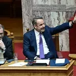 Η «προτροπή» Μητσοτάκη σε Ανδρουλάκη: «Να μετακομίσετε στο… ΚΚΕ»