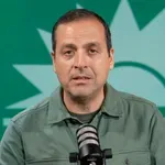 O Παναγόπουλος, ο Ανδρουλάκης και οι πράσινες… ακρίδες του παρελθόντος – Δείτε το βίντεο