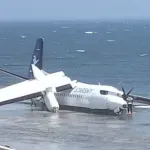 Σομαλία: Αεροσκάφος με 60 επιβάτες έκανε αναγκαστική προσθαλάσσωση στα ρηχά λόγω βλάβης (Βίντεο)
