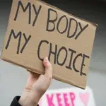 Ιστορική απόφαση της ΕΕ για τις αμβλώσεις: Ανοίγει ο δρόμος της ευρωπαϊκής χρηματοδότησης για τα δικαιώματα των γυναικών