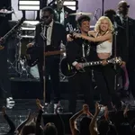 Παγκόσμιο φαινόμενο το «APT»: Το τραγούδι των Μπρούνο Μαρς και Rose κατέκτησε την κορυφή του 2025