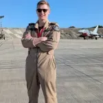 Αυτός είναι ο Βρετανός πιλότος F-35 που κατέρριψε τα δύο drones στις βρετανικές βάσεις στην Κύπρο – «Μία μπύρα, κρεβάτι, και μετά επιστροφή στο καθήκον»