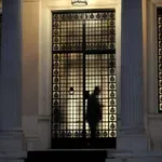 Το σχέδιο φθοράς που βλέπει το Μαξίμου – Το μοτίβο της αντιπολίτευσης με Τέμπη και υποκλοπές