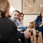 Μητσοτάκης σε επαναπατρισθέντες από τον Κόλπο: «Δεν μπορώ να φανταστώ να φεύγει κανείς χωρίς τα ζώα του»