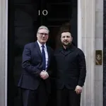 Συνάντηση Στάρμερ-Ζελένσκι στο Λονδίνο: Προτάσεις για την αεράμυνα των βάσεων στην Κύπρο