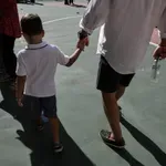 Επίδομα παιδιού Α21: Ολοκληρώθηκε ο πρώτος κύκλος αιτήσεων, πότε θα γίνουν οι έξι πληρωμές του ΟΠΕΚΑ