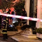 Τραγωδία στο Μεταξουργείο: Απανθρακωμένη γυναίκα στο κτίριο που κάηκε ολοσχερώς