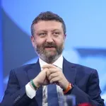 ΕΚΚΟΜΕΔ: Η «βιτρίνα» του Χριστόπουλου και η αποστολή που θολώνει