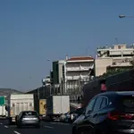 Τροχαίο με δύο φορτηγά στην Αττική Οδό: Κυκλοφοριακό χάος στο ρεύμα προς Αεροδρόμιο