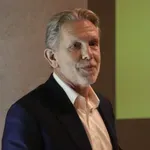 Γερουλάνος για Κωνσταντινόπουλο: Κίνηση υψηλού συμβολισμού και πολιτικής αξίας η παράδοση της έδρας