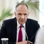 Συνάντηση Γεραπετρίτη – Βάντεφουλ, στον απόηχο του ευρωπαϊκού «όχι» στον Τραμπ