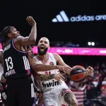 Euroleague: Ο Ολυμπιακός συνέτριψε την Παρί και «αγκαλιάζει» το πλεονέκτημα έδρας