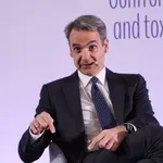 Μητσοτάκης στο Athens Alitheia Forum: «Έχω πέσει θύμα fake news εγώ, ο πατέρας μου και η οικογένειά μου» -«Μπλόκο» στα social media για ανηλίκους