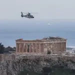 25η Μαρτίου: Εντυπωσιακές εικόνες από την στρατιωτική παρέλαση – Πτήσεις ελικοπτέρων, μαχητικών και ο άψογος βηματισμός των Ευζώνων