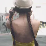 Ημέρα της Γυναίκας: Τι είναι το micro-feminism και πώς οι μικρές πράξεις αλλάζουν τις «παγιωμένες» αντιλήψεις