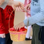 Αθήνα και Θεσσαλονίκη μετρούν αντίστροφα για το Πάσχα