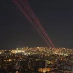 Χάος στη Μέση Ανατολή: Εκκενώθηκαν κτίρια στη Marina του Ντουμπάι, κόκκινος συναγερμός σε Κύπρο και Ορμούζ