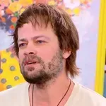 Ο σωσίας του Brad Pitt, Άρης Κόντος, μιλά για τη συνεργασία τους: «Δεν είναι καθόλου ψωνισμένος»