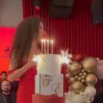 Ελένη Φουρέιρα: Το πάρτι-έκπληξη για τα γενέθλιά της – Η εντυπωσιακή τούρτα