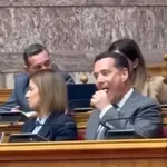 Γεωργιάδης: «Κακώς έφαγα το κρακεράκι, αλλά ήταν λόγος η Κωνσταντοπούλου για να με τραβήξει βίντεο;»