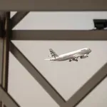 Σε επιφυλακή το ΥΠΕΞ για τον επαναπατρισμό: 4.000 Έλληνες πολίτες παραμένουν στη Μέση Ανατολή