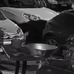 Αμπελόκηποι: Μεθυσμένη οδηγός προσπάθησε να παρκάρει και τράκαρε 14 αυτοκίνητα (Βίντεο)