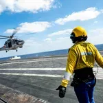 Ελληνικό ελικόπτερο σε άσκηση του γαλλικού αεροπλανοφόρου «Charles de Gaulle»