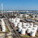 Οι ΗΠΑ επιτρέπουν προσωρινά παραδόσεις ρωσικού πετρελαίου στην Ινδία