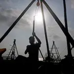 Πετρέλαιο: Η τιμή του WTI ξεπερνά ξανά τα 100 δολάρια ανά βαρέλι – Πού κυμαίνεται το Brent