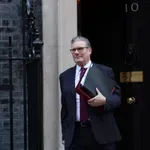 Πράσινο φως του Λονδίνου για χρήση βρετανικών βάσεων από ΗΠΑ σε επιθέσεις στα Στενά του Ορμούζ