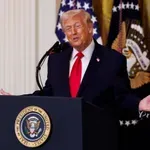 Τραμπ: Ο πόλεμος δεν θα διαρκέσει πολύ – Οι τιμές του πετρελαίου θα πέσουν «σαν πέτρα»