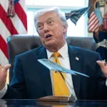 Ντόναλντ Τραμπ: «Αντεστραμμένος ρατσισμός» – Εκτός συμβάσεων των ΗΠΑ οι εταιρείες με πολιτικές συμπερίληψης