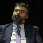 Διάλυση ΣΥΡΙΖΑ-Νέας Αριστεράς προτείνει ο Βασιλειάδης – Απάντηση της Κουμουνδούρου