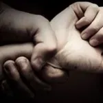 Βία ανηλίκων: Η συνεργασία θεσμών, εκπαιδευτικών και γονέων, το «κλειδί» για την πρόληψη