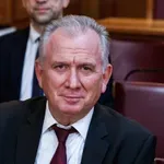 ΠΑΣΟΚ: «Βαριά πολιτική ευθύνη» του υπουργείου Προστασίας του Πολίτη για τον 89χρονο πιστολέρο