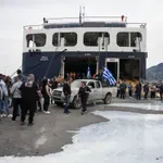 Λέσβος: Για έκτη ημέρα το μπλόκο των κτηνοτρόφων στο λιμάνι – Άδειασαν ράφια, σε οριακή κατάσταση η αγορά