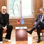 Θετικό κλίμα στη συνάντηση Μητσοτάκη – Ράμα με έμφαση στη συνεργασία – Δείτε φωτογραφίες