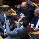 Πώς από το μεγάλο αντάρτικο φτάσαμε στη συντεταγμένη ψηφοφορία των βουλευτών της Νέας Δημοκρατίας