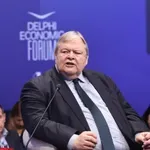 Βενιζέλος από Δελφούς: «Οι επιθέσεις στην Κοβέσι καθιστούν απολύτως υποχρεωτική την ανανέωση της θητείας»