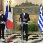 Οι δηλώσεις Μητσοτάκη – Μακρόν: «Η κορωνίδα των συμφωνιών Ελλάδας-Γαλλίας είναι οι δεσμεύσεις αμοιβαίας συνδρομής»