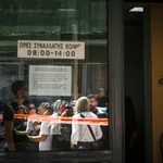 Επίθεση σε ΕΦΚΑ και Ειρηνοδικείο: Απεργίες και αποχή μετά τους πυροβολισμούς – Κραυγή αγωνίας για τα σοβαρά κενά ασφάλειας