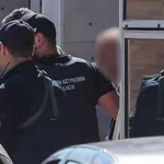 «Του έλεγα να πάει σε γιατρό και μου έλεγε ότι βλέπει διαβόλους» λέει η κόρη του 89χρονου «πιστολέρο» (Βίντεο)