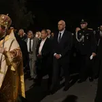 Στη Γλυφάδα για την περιφορά του Επιταφίου ο Νίκος Δένδιας