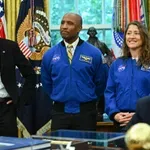 Τραμπ: Η κυβέρνηση σύντομα θα δημοσιοποιήσει τα αρχεία για UFO (Βίντεο)